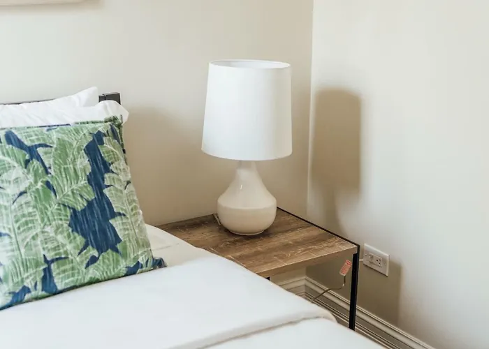 Apartment Spacious 2br Near Airport - Charming Dunning
